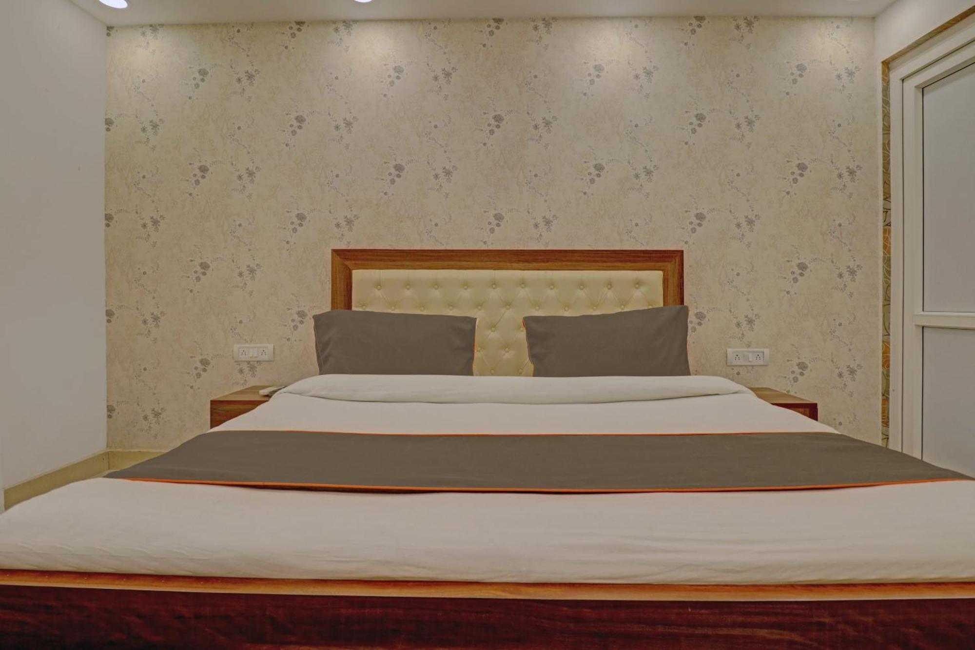 Collection O Spot Light Near Tughlakabad Station Metro Station Hotell Indraprastha Exteriör bild
