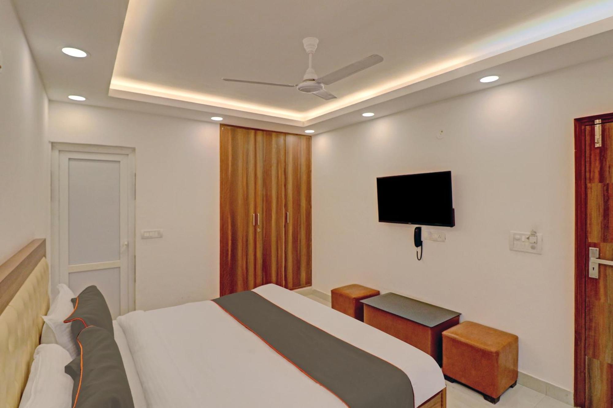 Collection O Spot Light Near Tughlakabad Station Metro Station Hotell Indraprastha Exteriör bild
