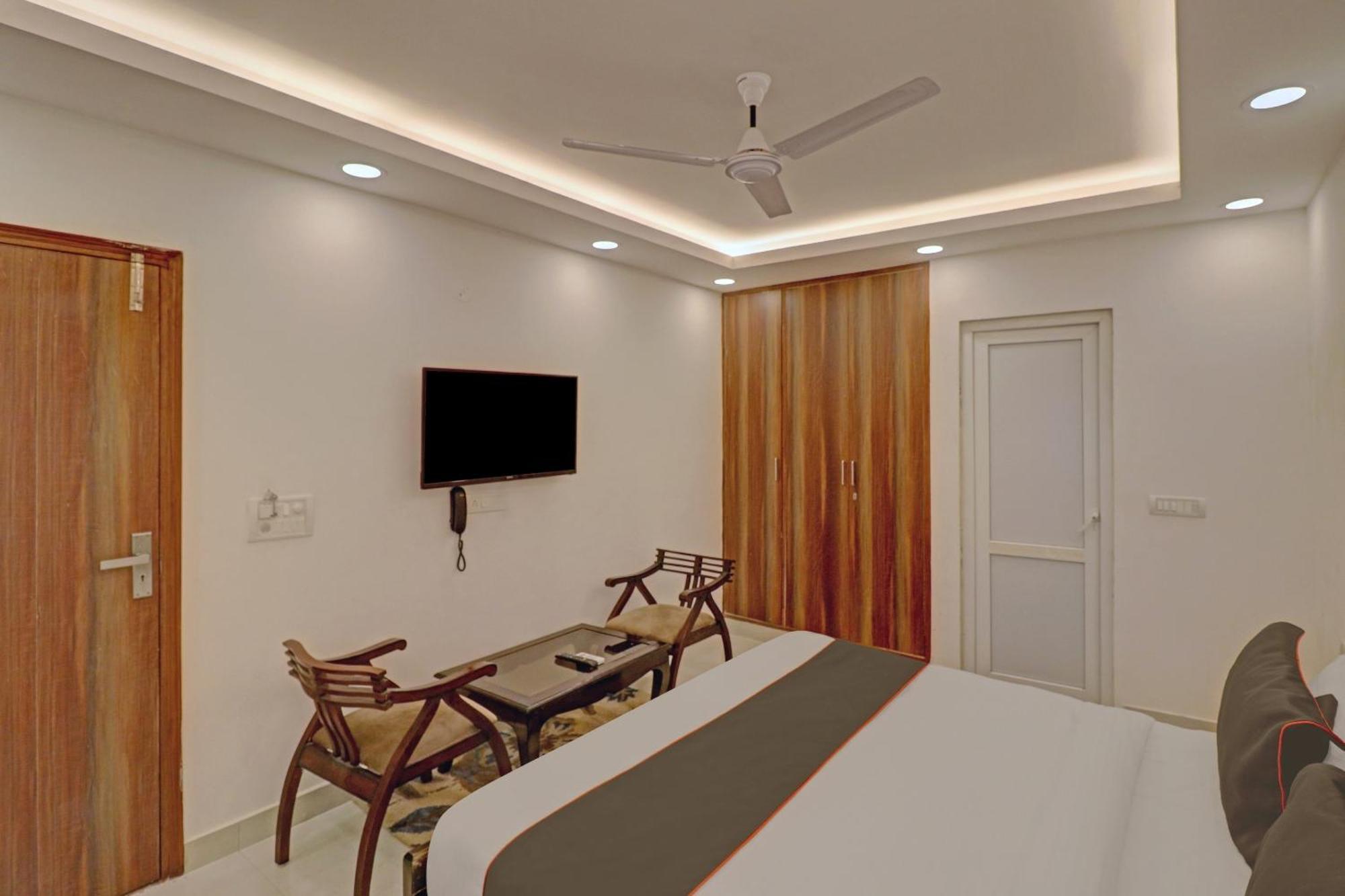 Collection O Spot Light Near Tughlakabad Station Metro Station Hotell Indraprastha Exteriör bild
